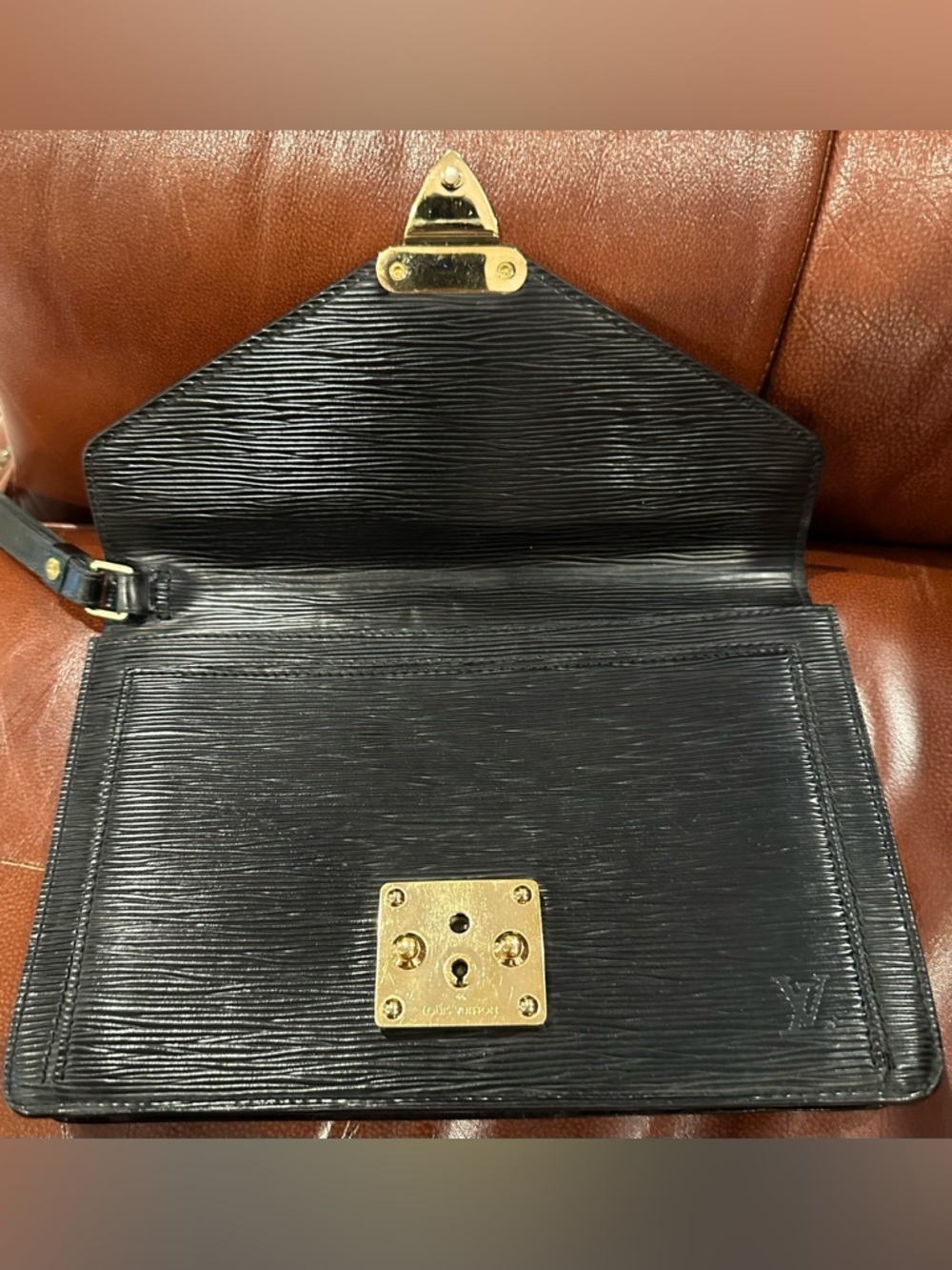LV Noir Epi Leather Sellier Dragonne Clutch Pouchette EUC Like New! FRANCE 2004 - Picture 5 of 12
